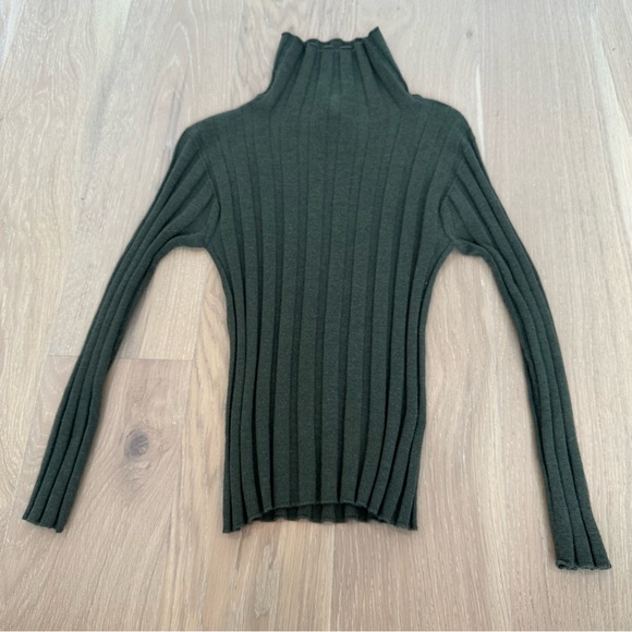 Baserange Adler Turtleneck Sweater Green Merino Wool Ribbed Forest Small Winter - Picture 3 of 13